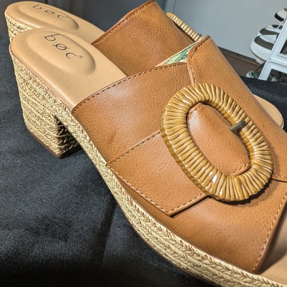BOC Women's Tan Slide Sandals